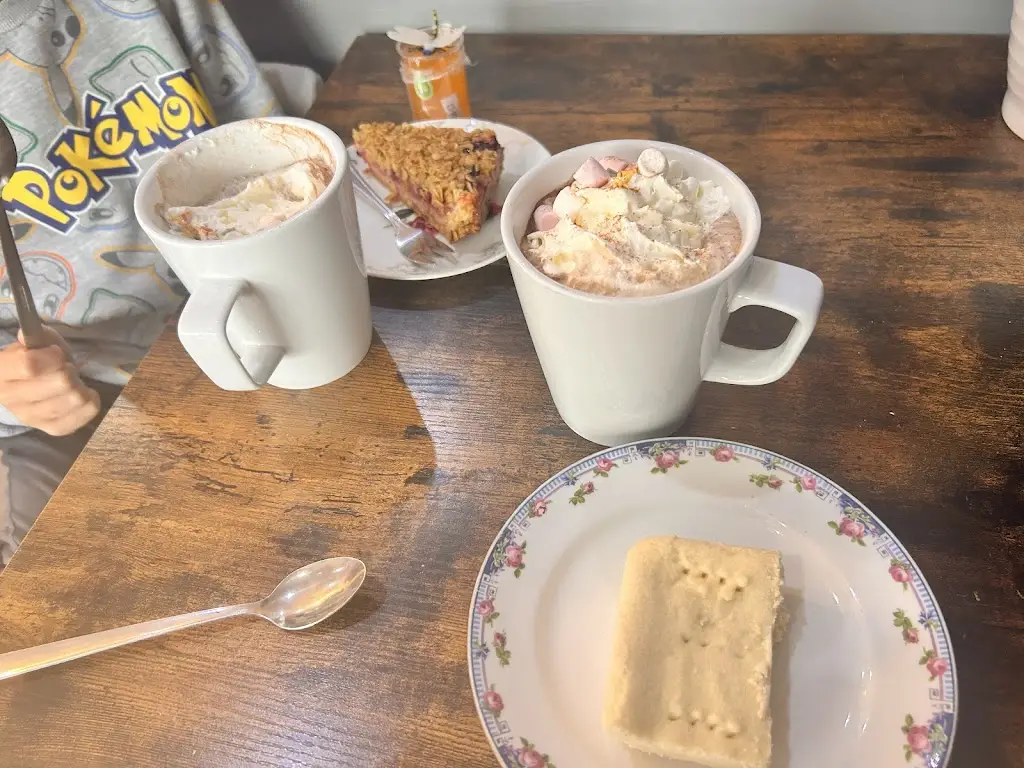 Gemma Howe_Hatties_Bassingbourn_review