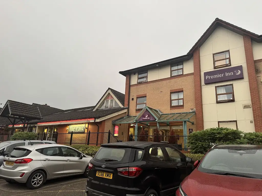 Brian “Brian the Snail” Gardner_Premier Inn Harrogate South hotel_Pannal_review