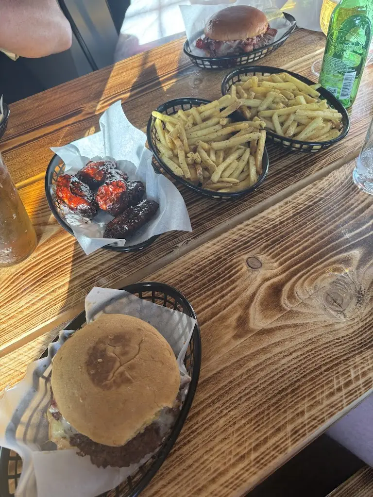 Ella Williams_Between Buns_Bassingbourn_review