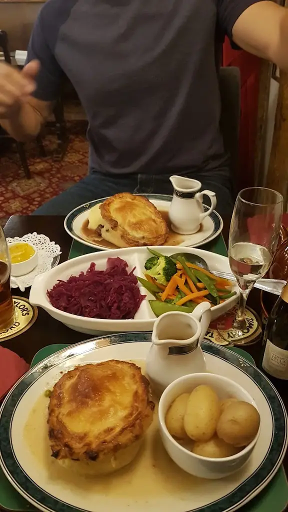 Menu_Pig and Abbot_Bassingbourn_image_6