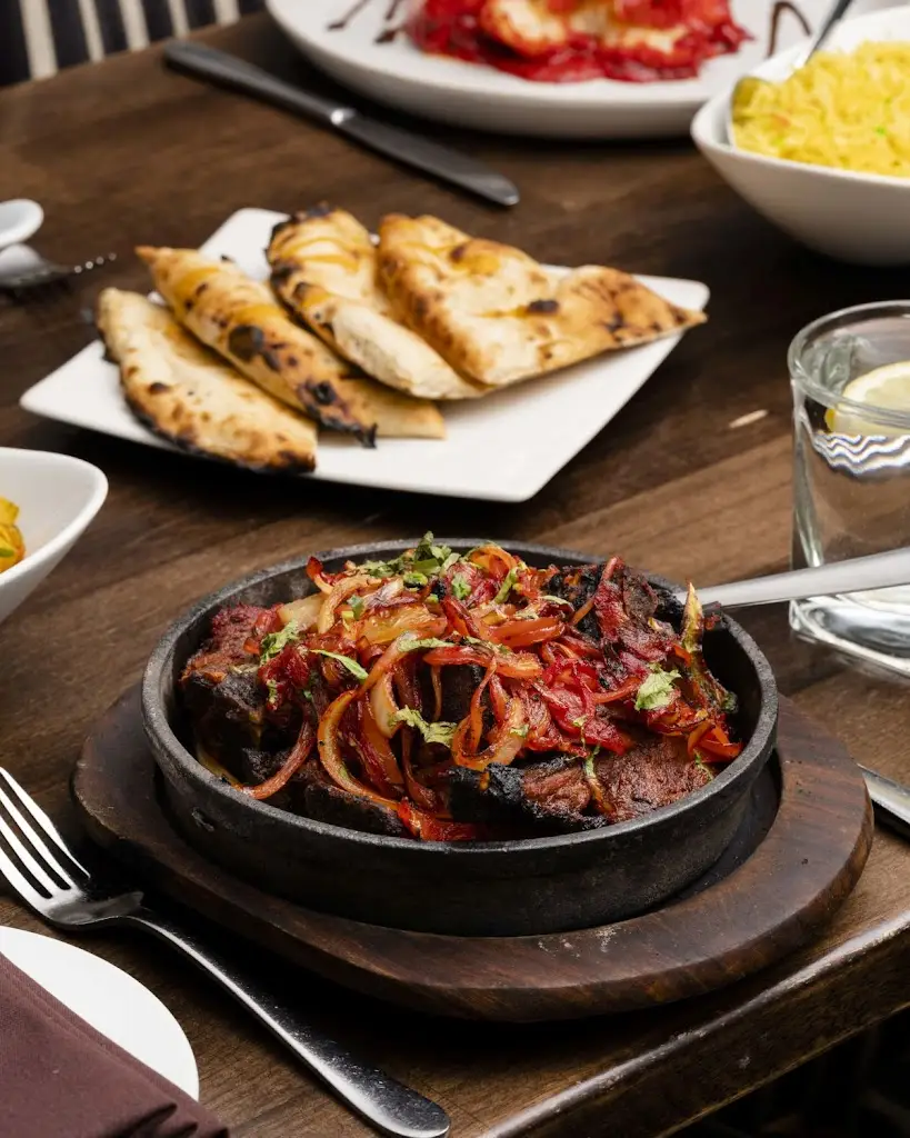 Yuva Indian & Nepalese Restaurant_Bassingbourn_slider_image_2