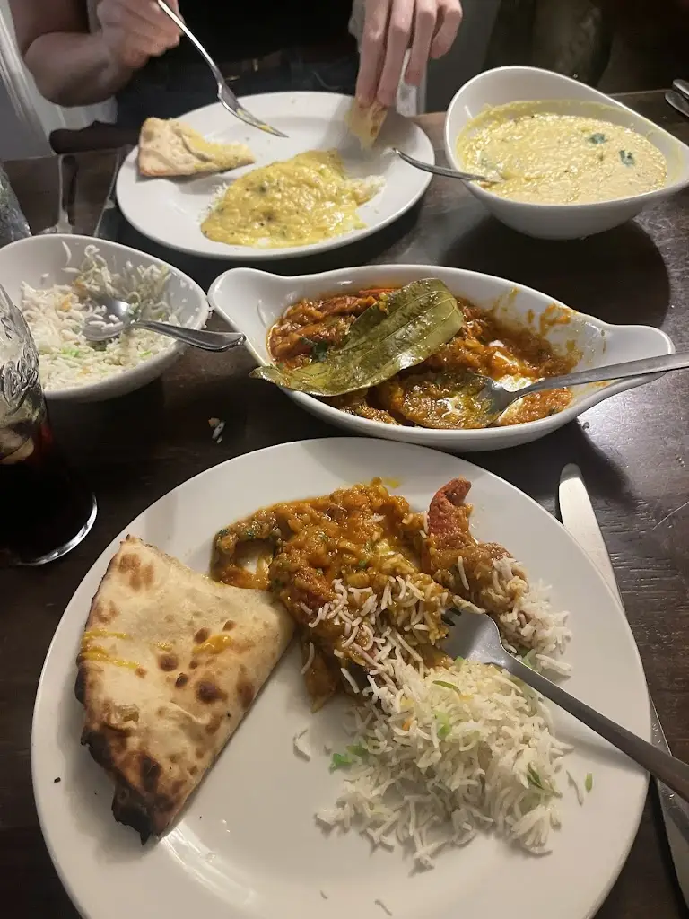 Yuva Indian & Nepalese Restaurant_Bassingbourn_slider_image_3