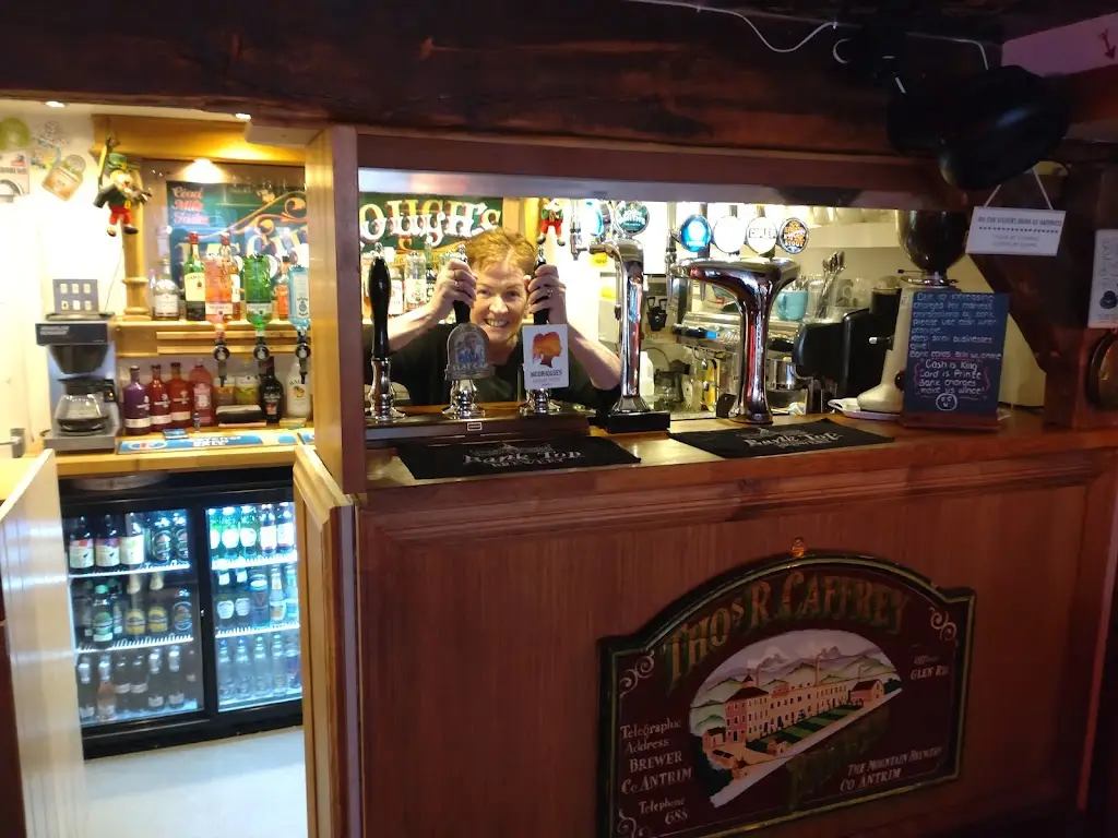 Derek Gardner_Mcculloughs Irish bar_Barnoldswick_review