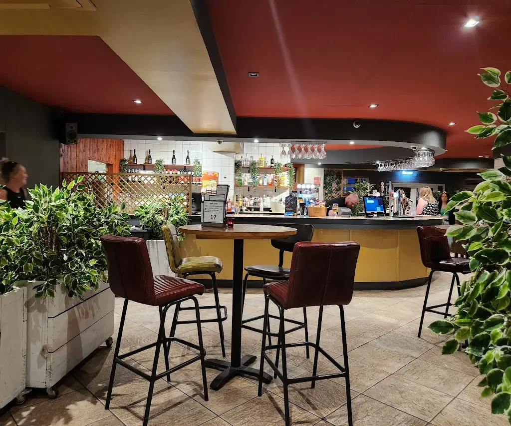 Burger & Bird_Peacehaven_slider_image_1