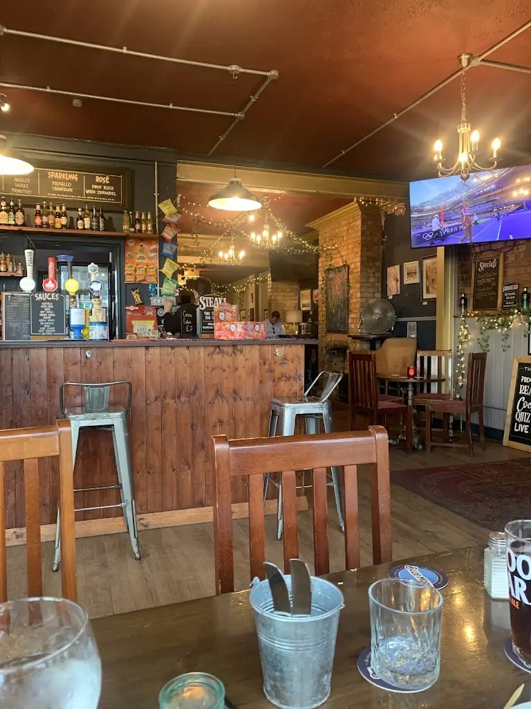 maggie goddard_The Avenue bar and tap_Peacehaven_review