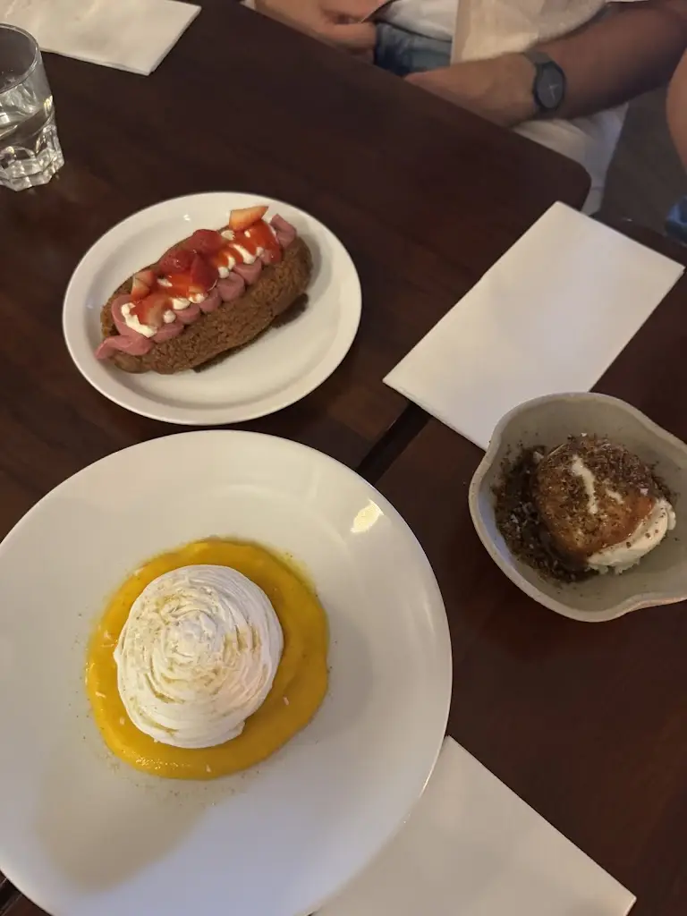 Caitlin Murphy_Hausu_Peckham_review