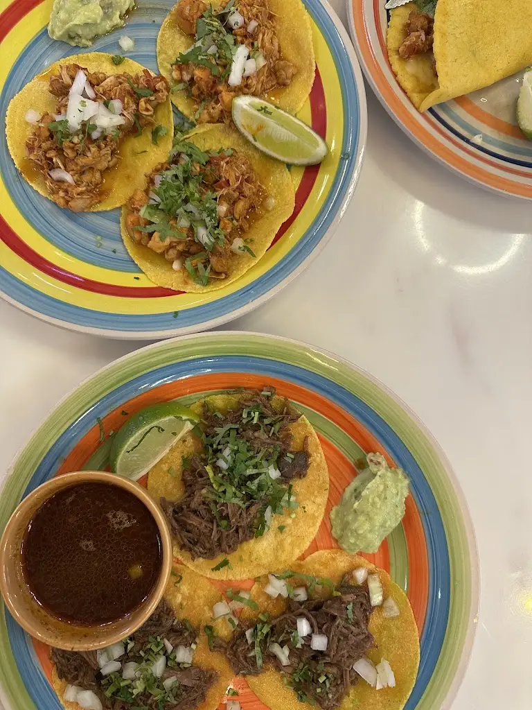 Guacamoles_Peckham_slider_image_3