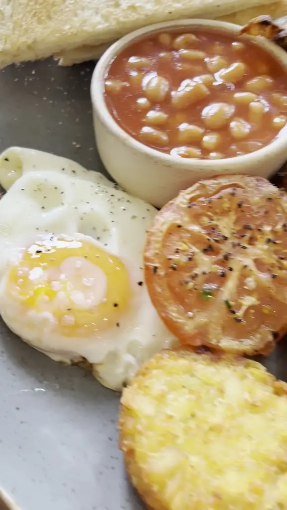 No.4 Breakfast & Bistro_Perranporth_slider_image_2