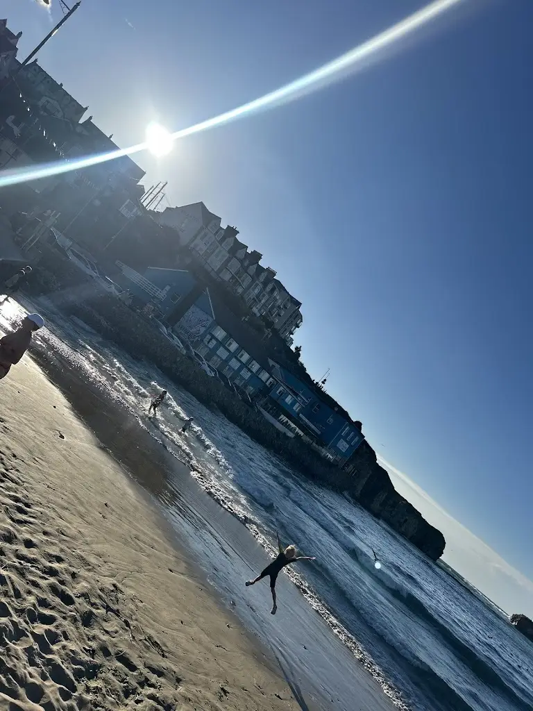 Amy Burty_Seiners Arms_Perranporth_review