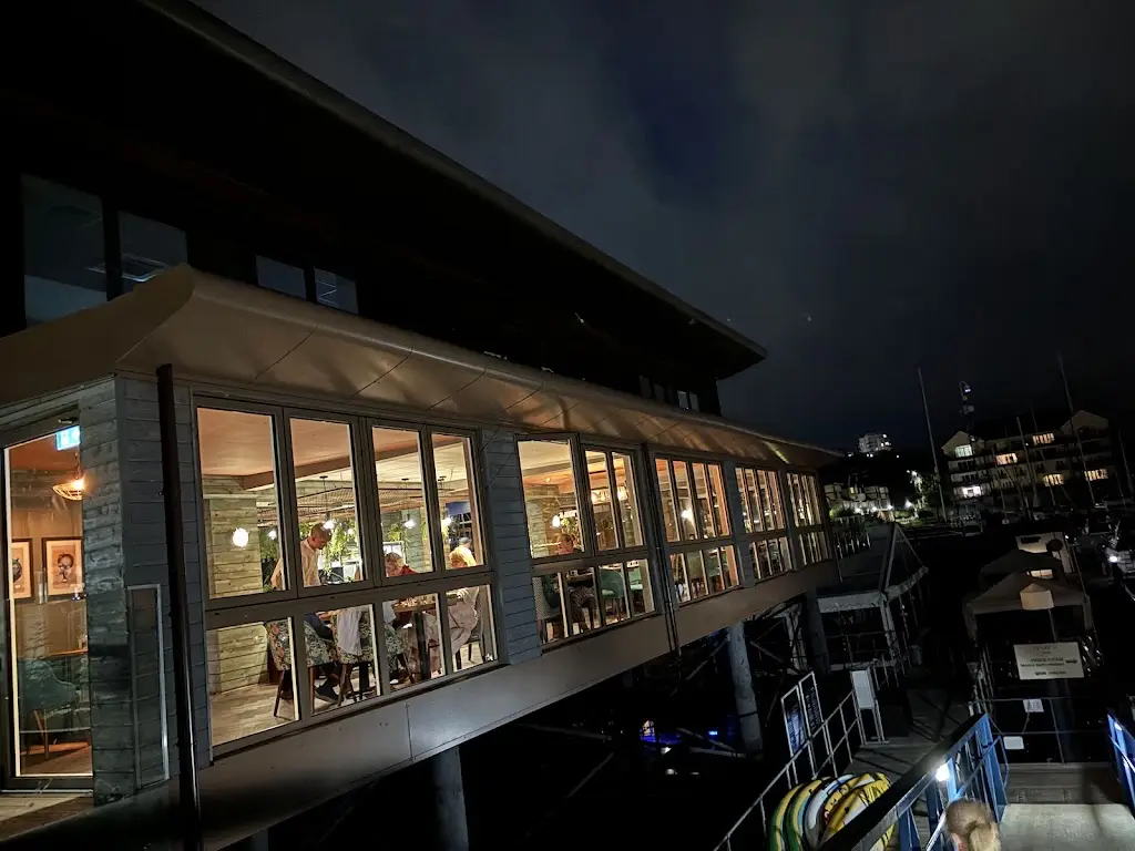 Melvin Hardy_The Deck_Perranporth_review