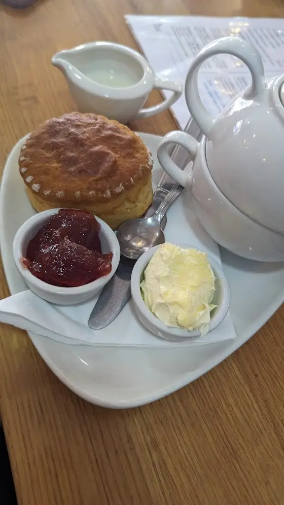 Matthew Marriott_The Cove_Perranporth_review