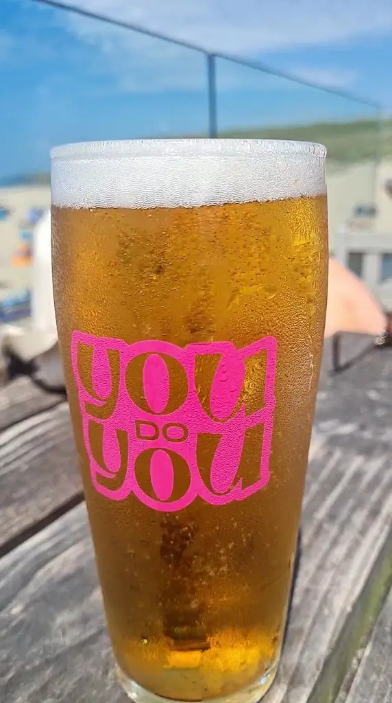 Clive Knowles_Alcatraz Bar & Cafe_Perranporth_review