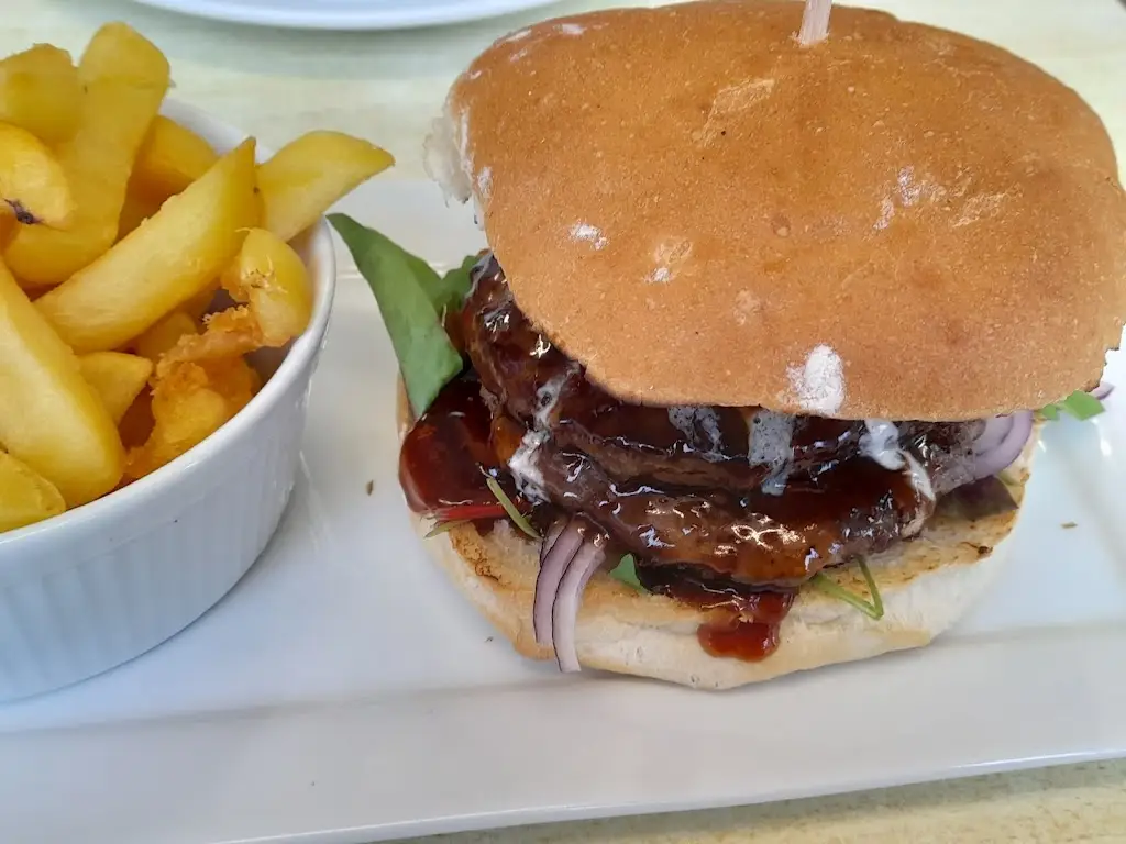 S C_Dolphin Cafe_Perranporth_review