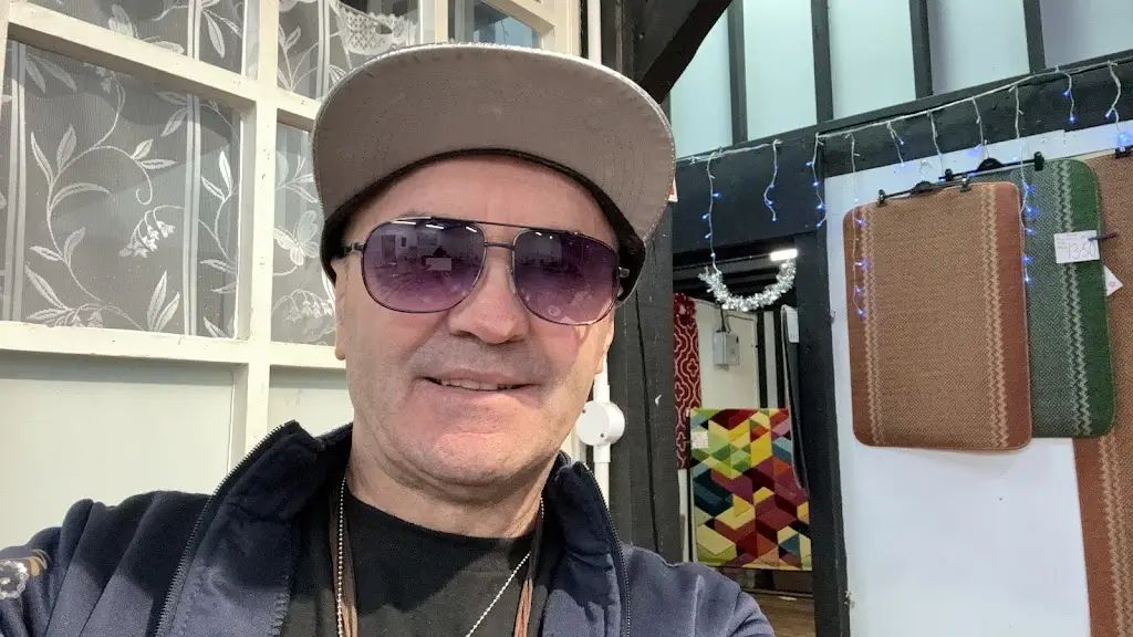 Mr. Wig._The Moorings_Pershore_review