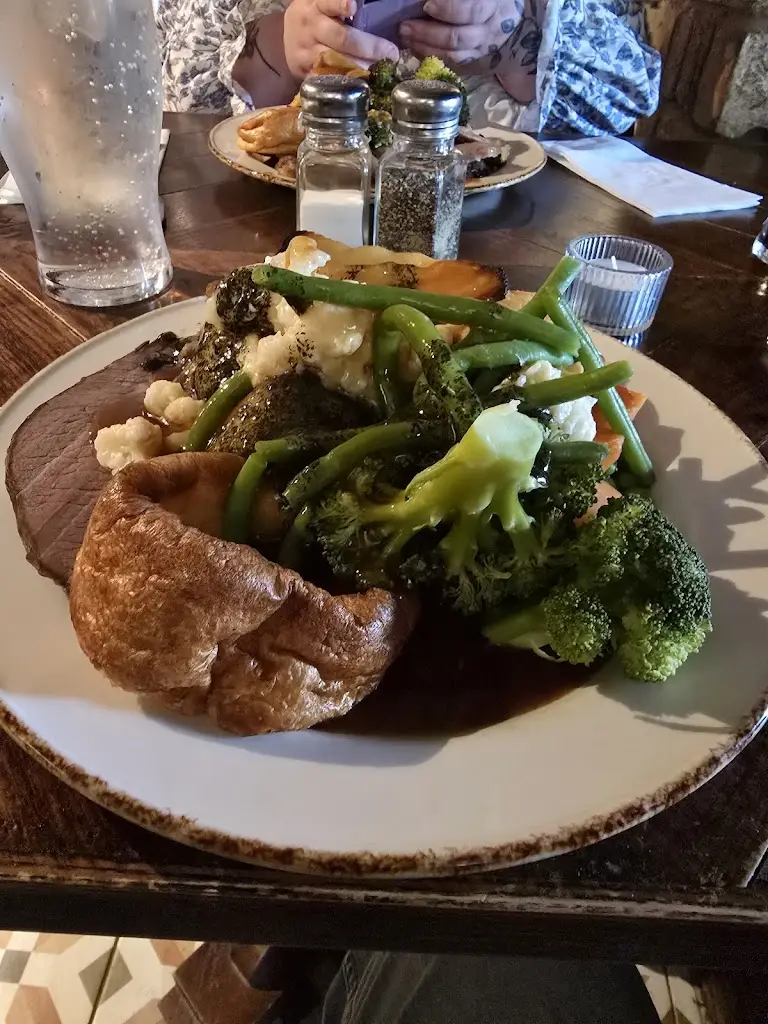 Phil James_The Plough & Harrow_Pershore_review