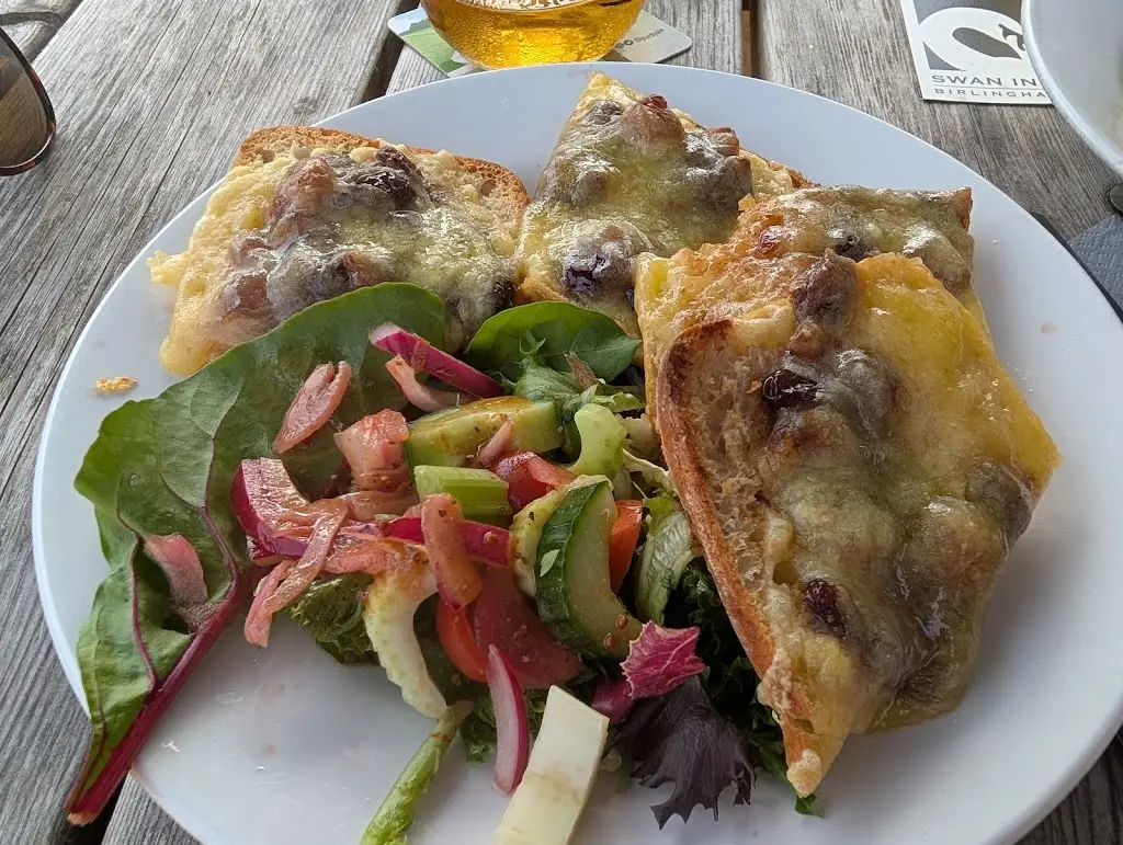 Heather MacIntyre_The Swan Inn_Pershore_review