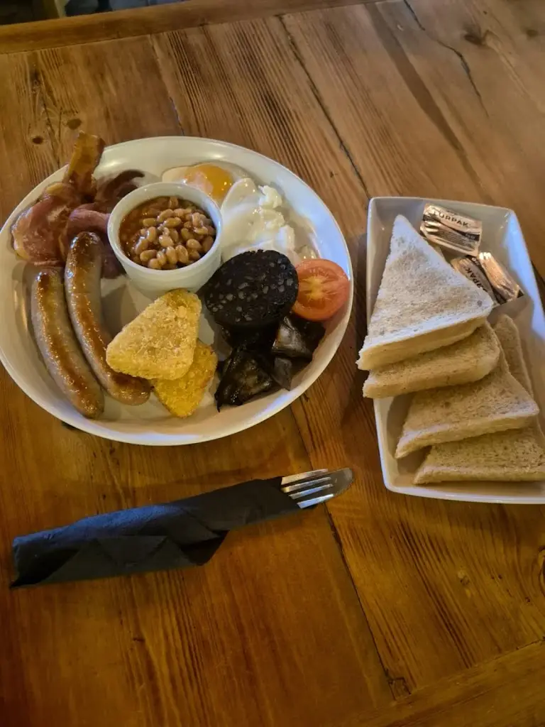 Ian Chaloner_AJ's Bar and Grill_Barnoldswick_review