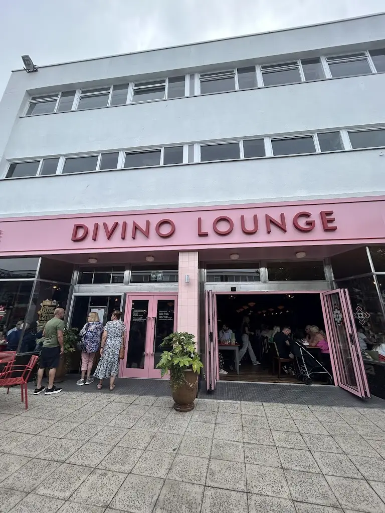Virginia Georgiou_Divino Lounge_Plymstock_review