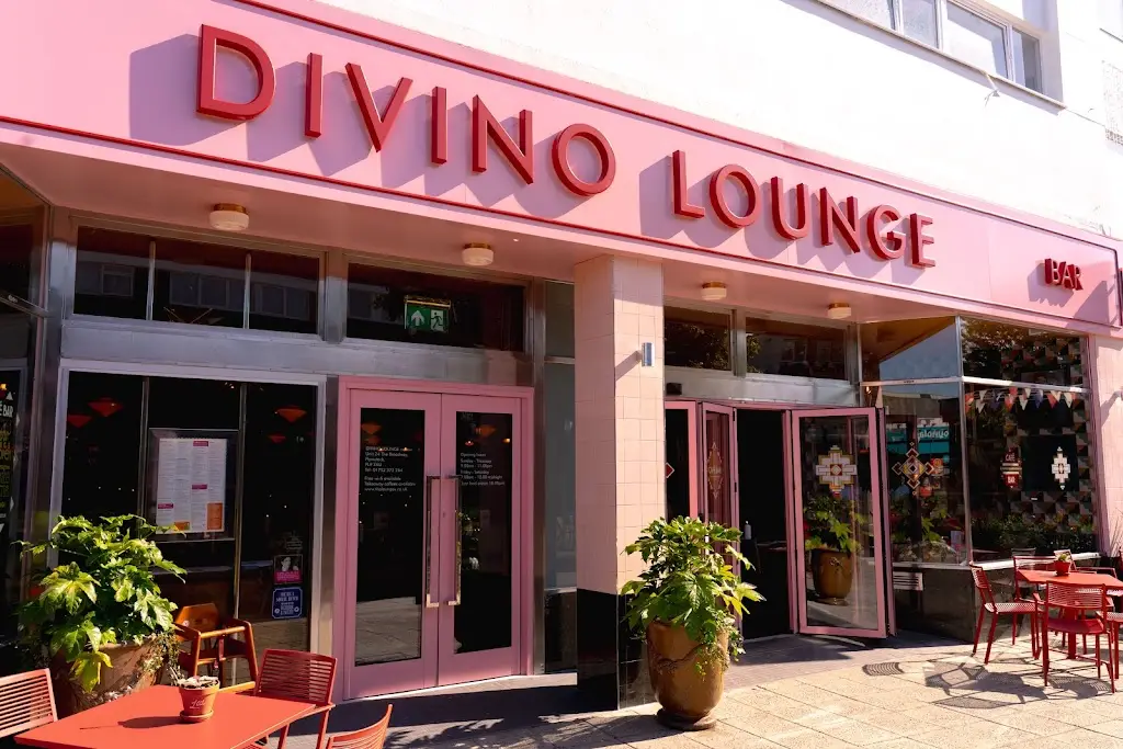 Divino Lounge restaurant in Plymstock