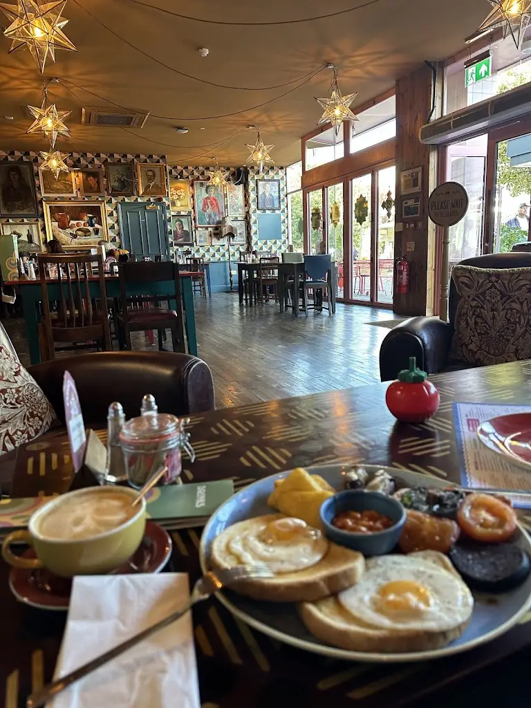 Divino Lounge_Plymstock_slider_image_3