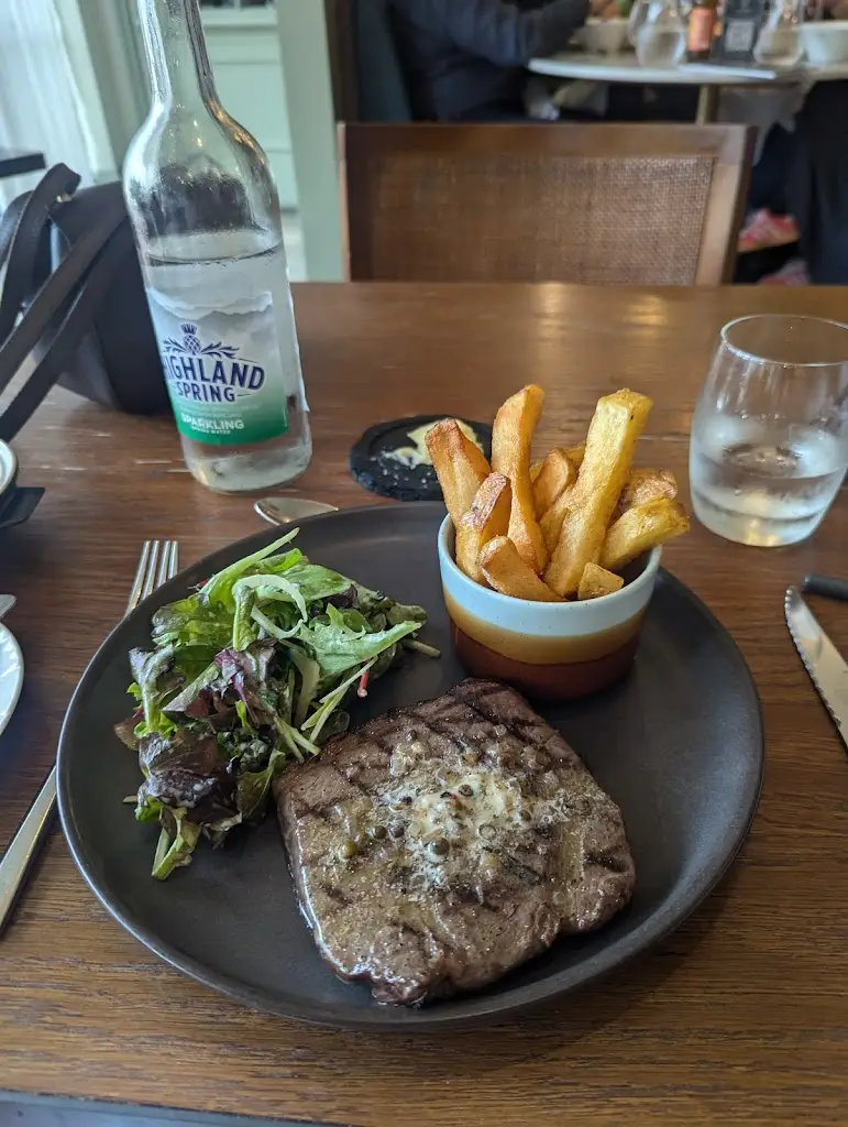 G S_E.Street Bar & Grill_Petworth_review