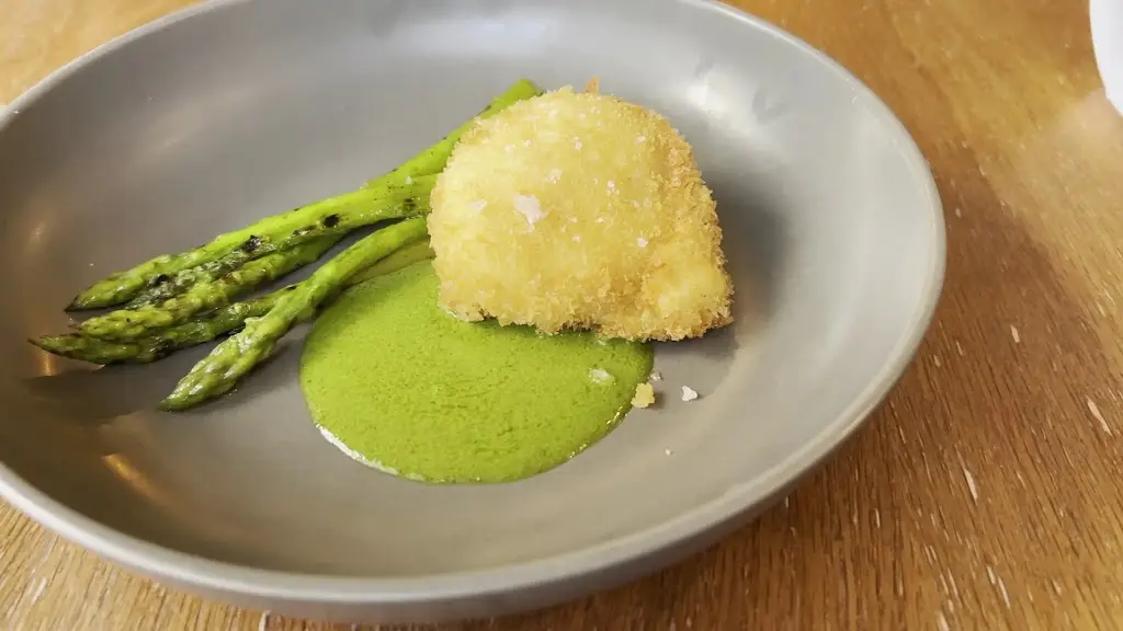 E.Street Bar & Grill_Petworth_slider_image_3