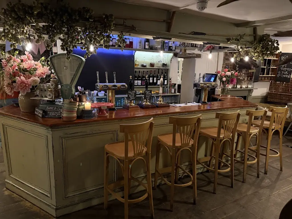 MB _Horse Guards Inn_Petworth_review