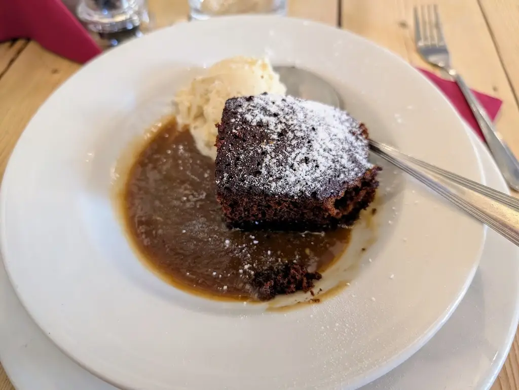 Debbie McAvilley_The Black Horse Inn_Petworth_review