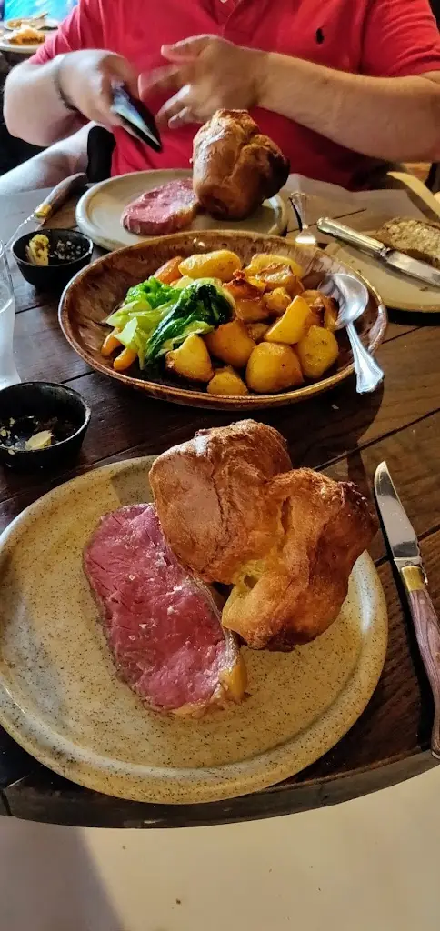 Menu_Three Horseshoes_Petworth_image_3