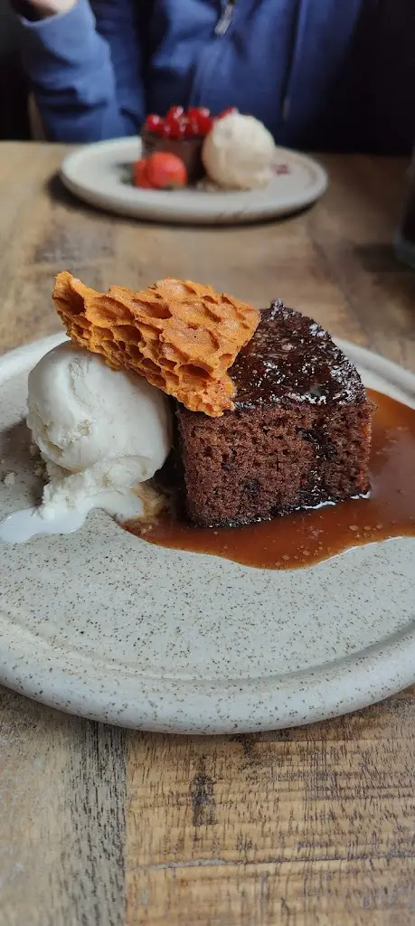 Satish Mistry_Three Horseshoes_Petworth_review