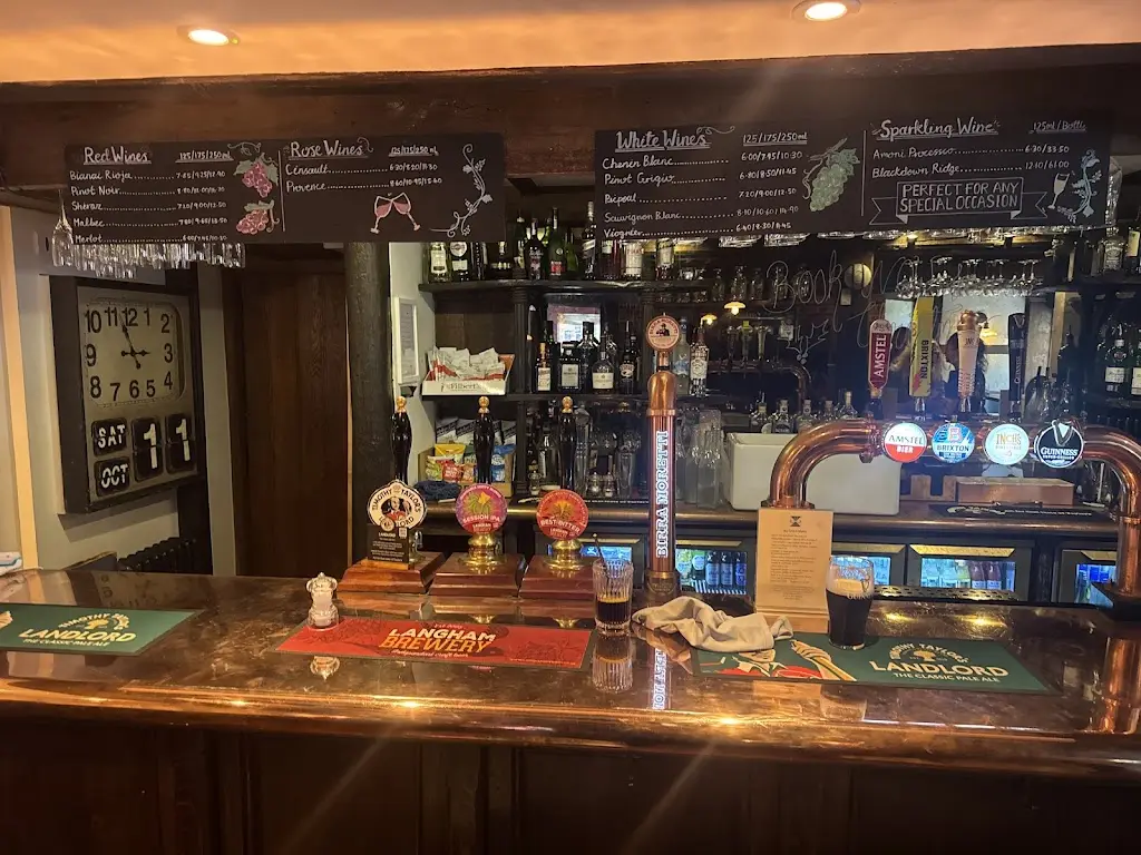 Three Horseshoes_Petworth_slider_image_2