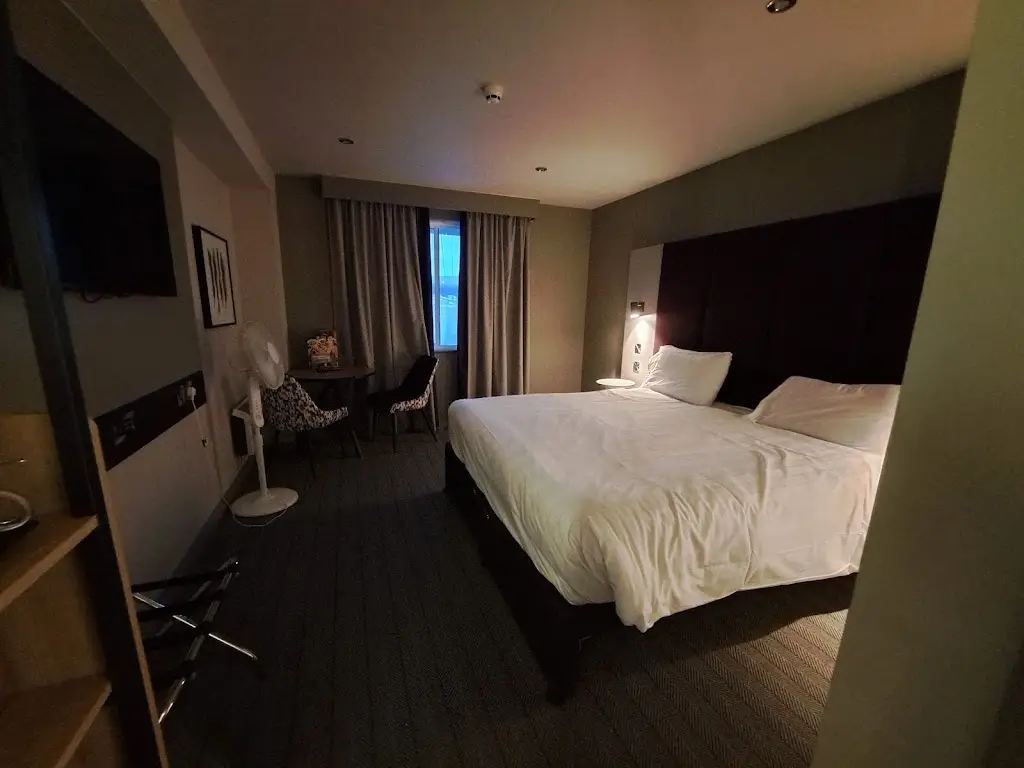 Haofei Du_Premier Inn Plymouth East hotel_Plympton_review