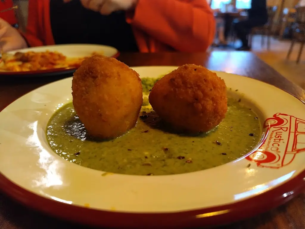 Stephan Buys_Rustico Harbour (Eastbourne Marina)_Pevensey Bay_recensione