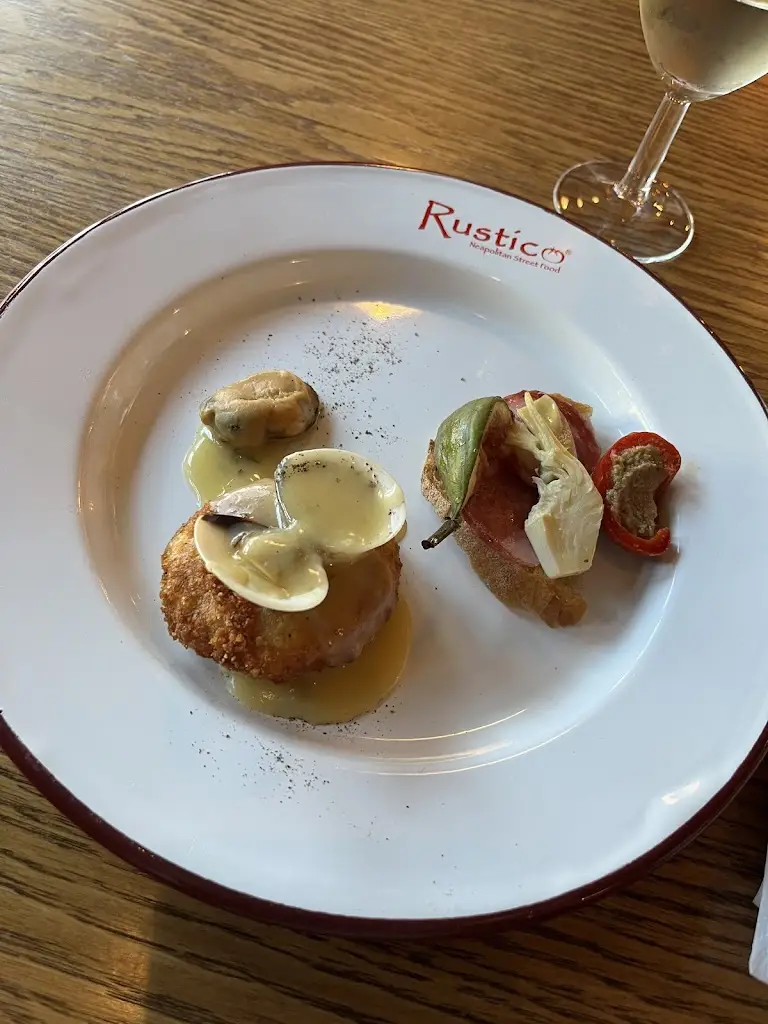 Doina Paduraru_Rustico Harbour (Eastbourne Marina)_Pevensey Bay_recensione