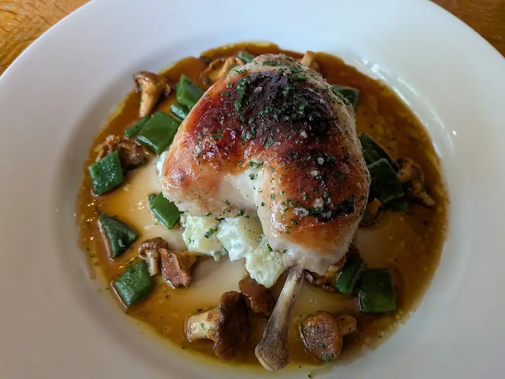 Steve Williams_Red Lion at East Chisenbury_Pewsey_review