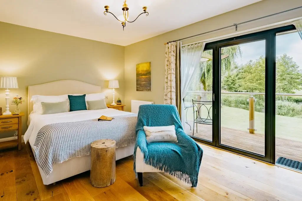 Red Lion at East Chisenbury_Pewsey_slider_image_2