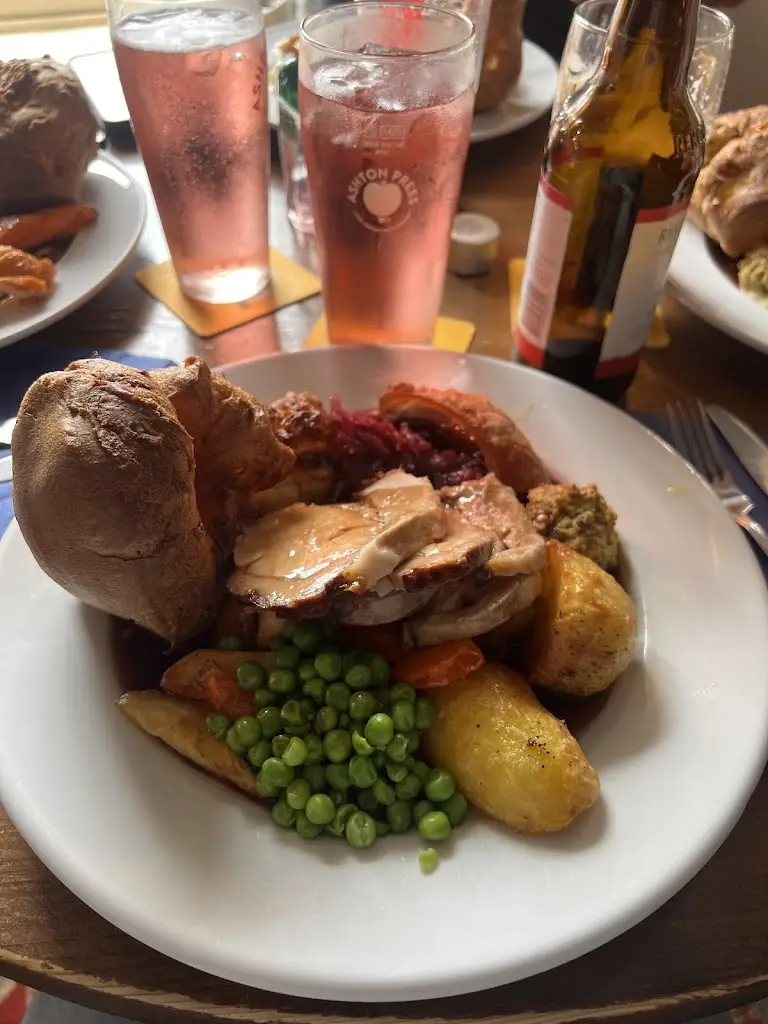 Hannah Thomas_The Ship at Upavon_Pewsey_review