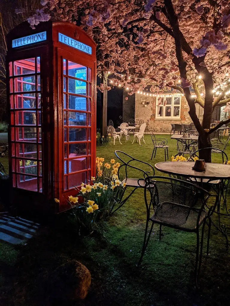 The Golden Swan pub restaurant in Pewsey