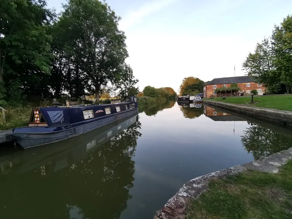 Ayesha Moeed_Pewsey Wharf_Pewsey_review