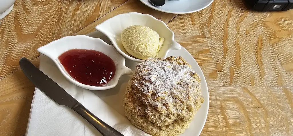 Shaun Mallett_The Charlton Cat_Pewsey_review