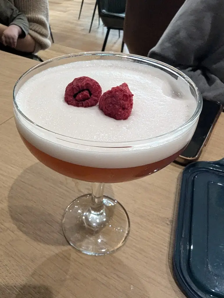 Emma Evora_Hickey's & Friends_Barnoldswick_review