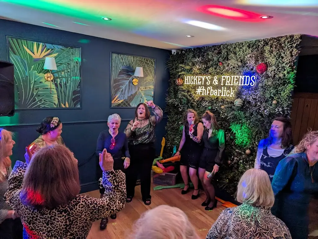 Martin Weston_Hickey's & Friends_Barnoldswick_review