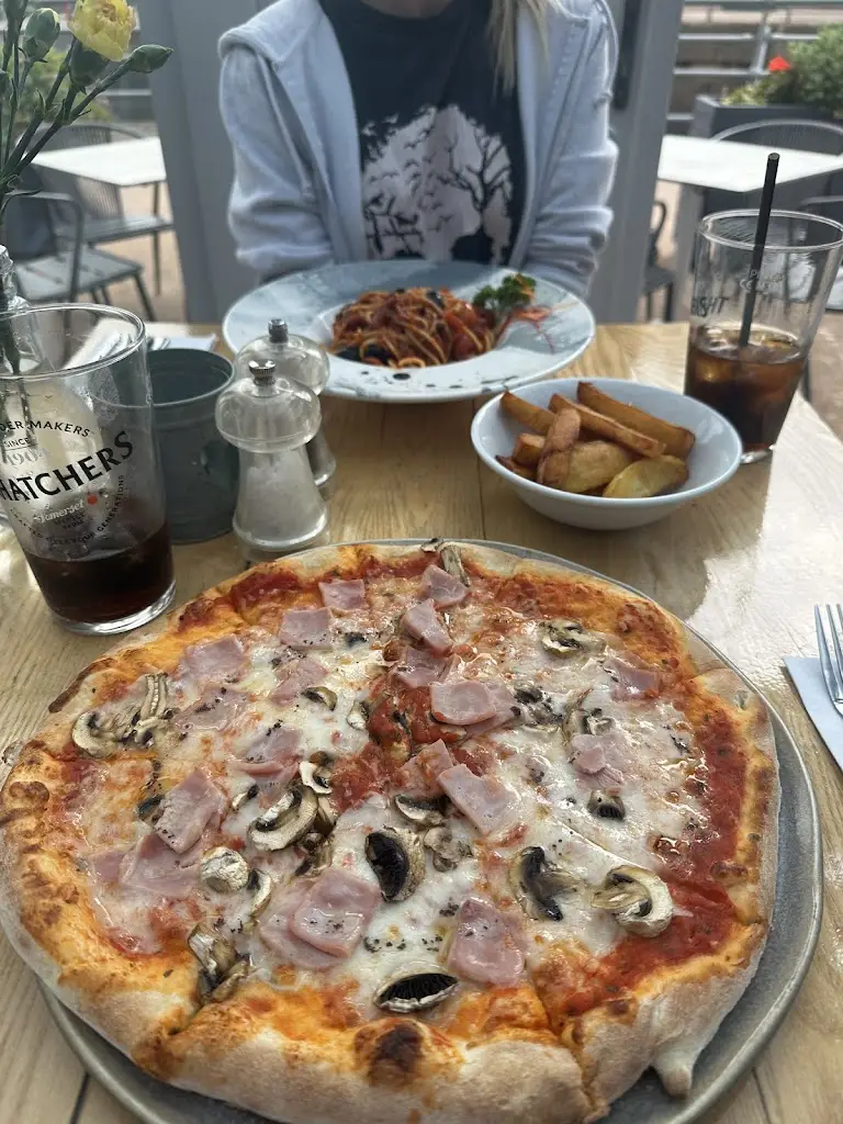 Jake_La Marina_Portishead_review