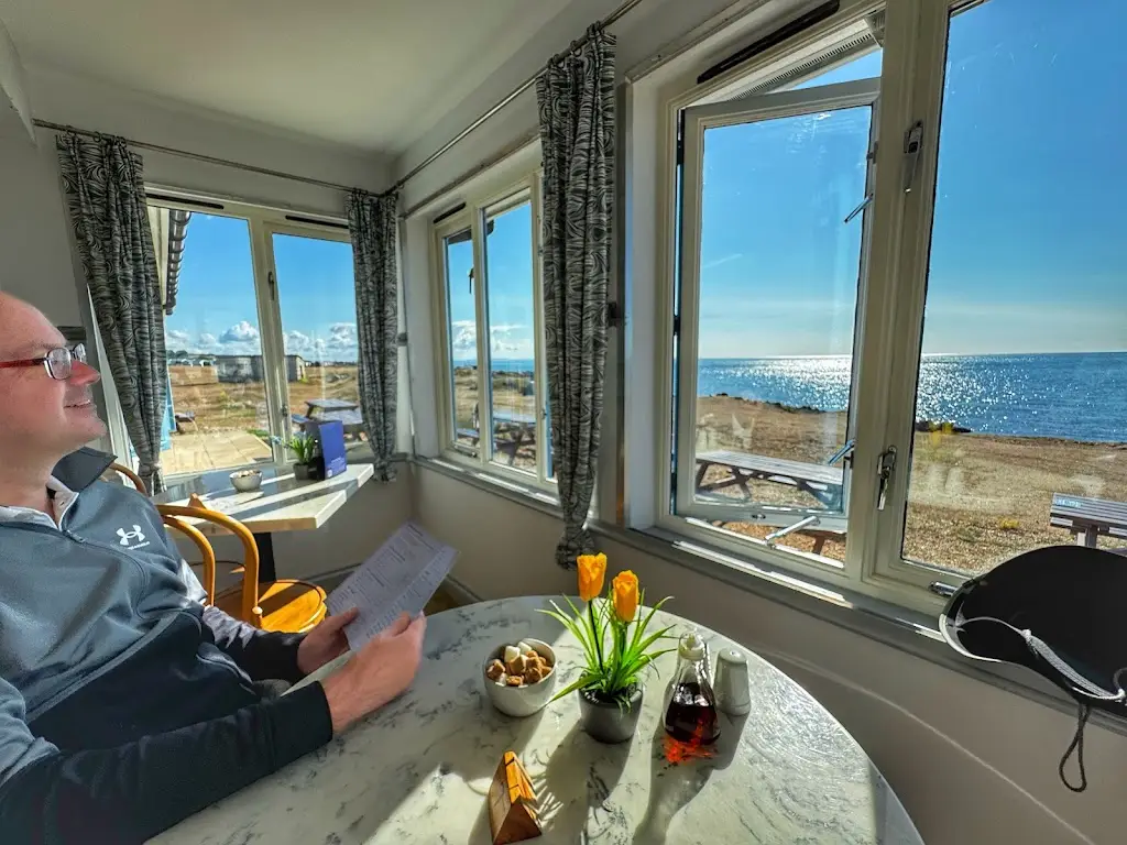 Robert Saunders_The Lobster Pot_Portland_review