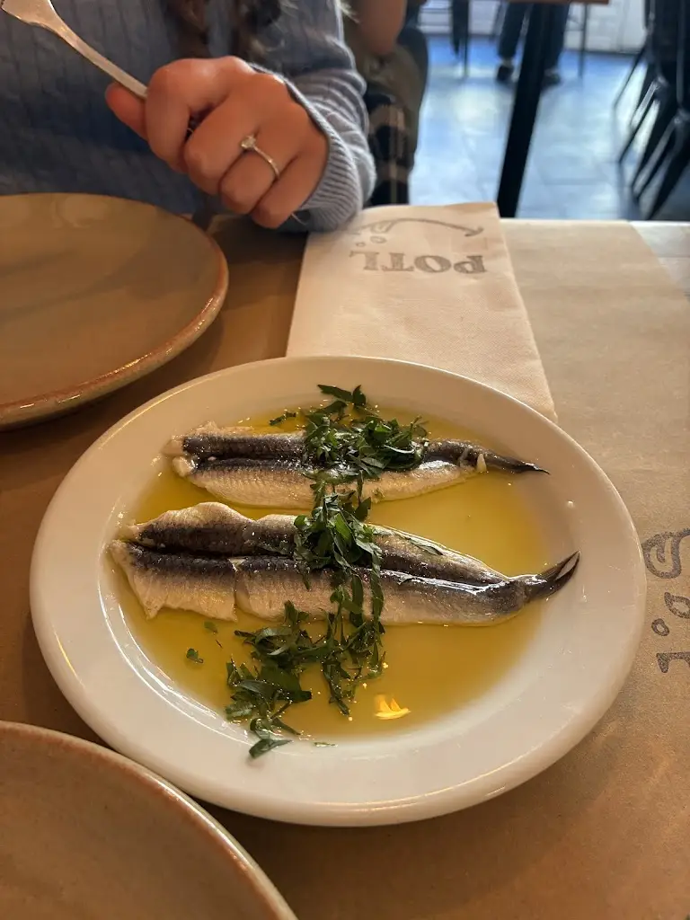 Hamish McMullan_Prawn on the Lawn_Padstow_review