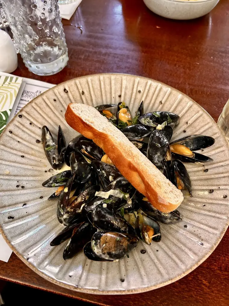 Carmel Bentham nee Abi-Aad_Burgers & Fish Padstow_Padstow_review