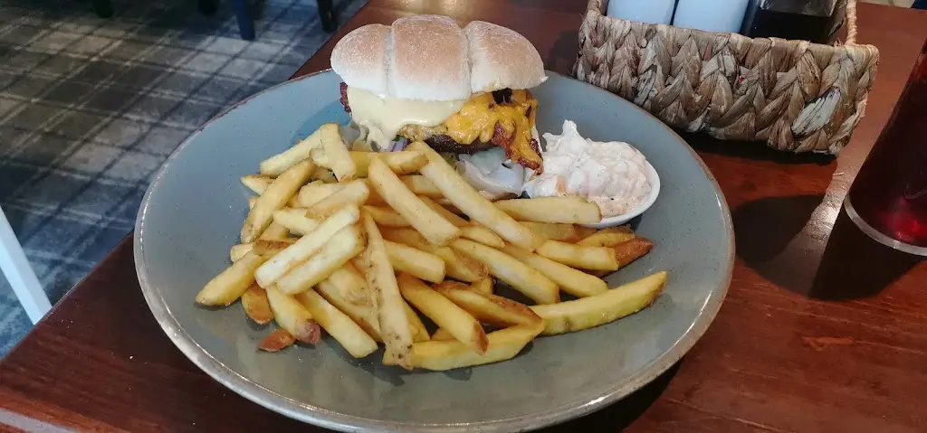 Helen Andrews_The Punch Bowl_Barnoldswick_reseña