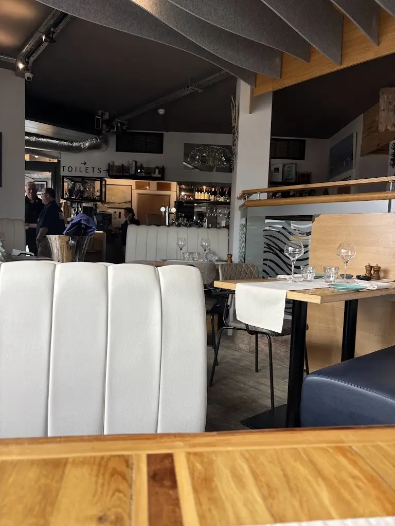 St TrOpez Lounge_Poole_slider_image_3