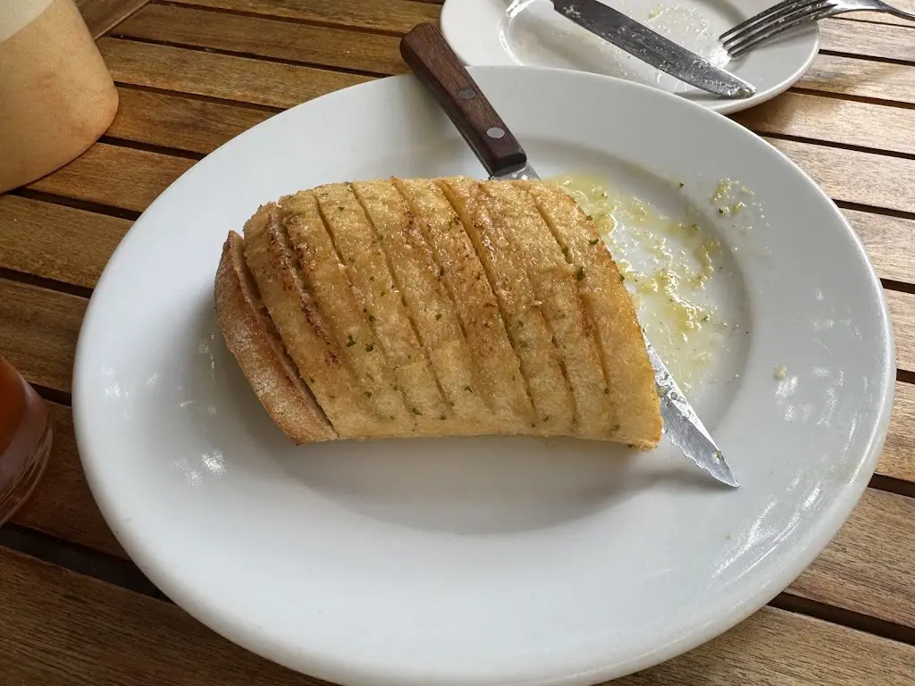 Andrew Cheng_Ginali's_Poole_recensione