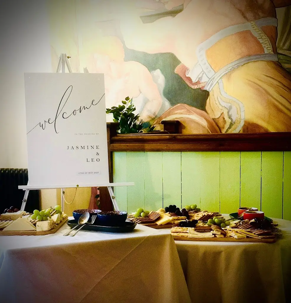 Jasmine White_Oriel on the Quay_Poole_review